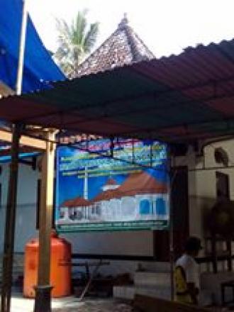 Masjid Darussalam Pucanganom III Murtigading Sanden Bantul dalam tahap renovasi
