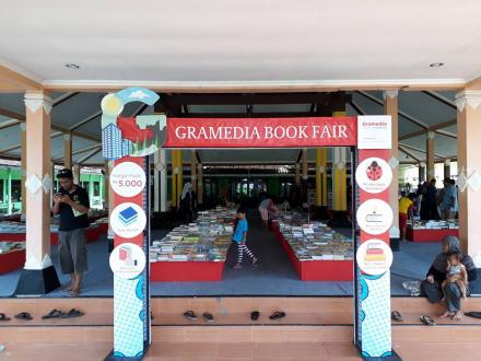 Pendopo Balai Desa Murtigading disulap menjadi tempat Bazar Buku