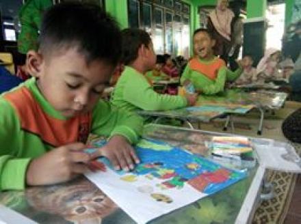 Lomba Mewarnai oleh Murid TK dan PAUD se Desa Murtigading