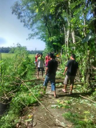 Gotong Royong Gropyok Sampah di Dagan