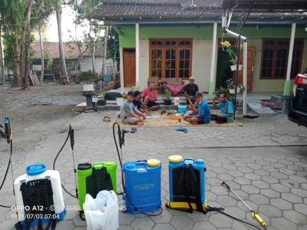 Penyemprotan Disinfektan Rutin di Pedukuhan Sanden