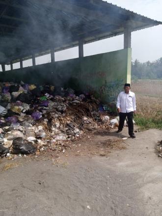 Monitoring Depo Sampah Pucanganom I oleh Lurah Murtigading