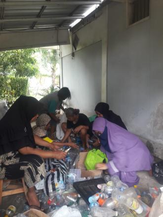 Kegiatan Pilah Sampah Pokmas Sampah Mayungan I