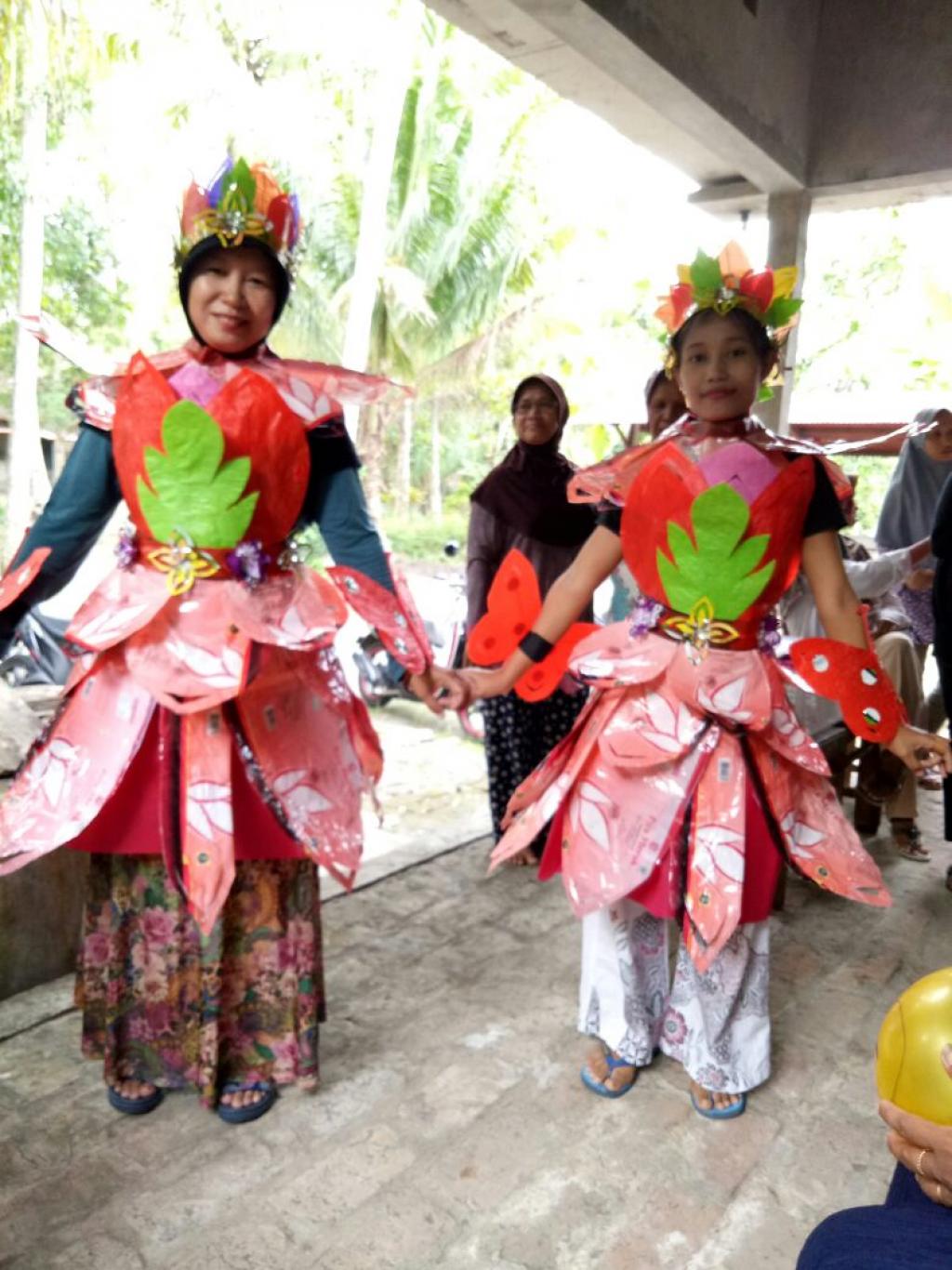 Kreasi Baju Dari Bahan Daur Ulang Website Desa Murtigading